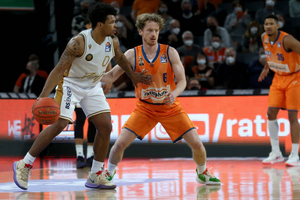 再接再厉的 再接再厉的