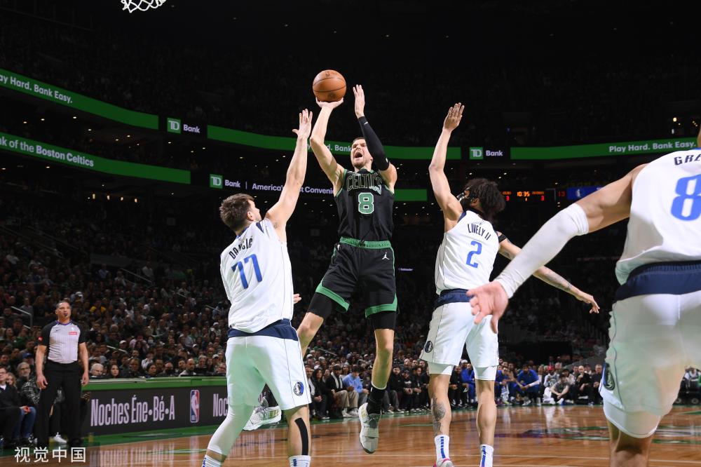 发了球场内 发了球场内